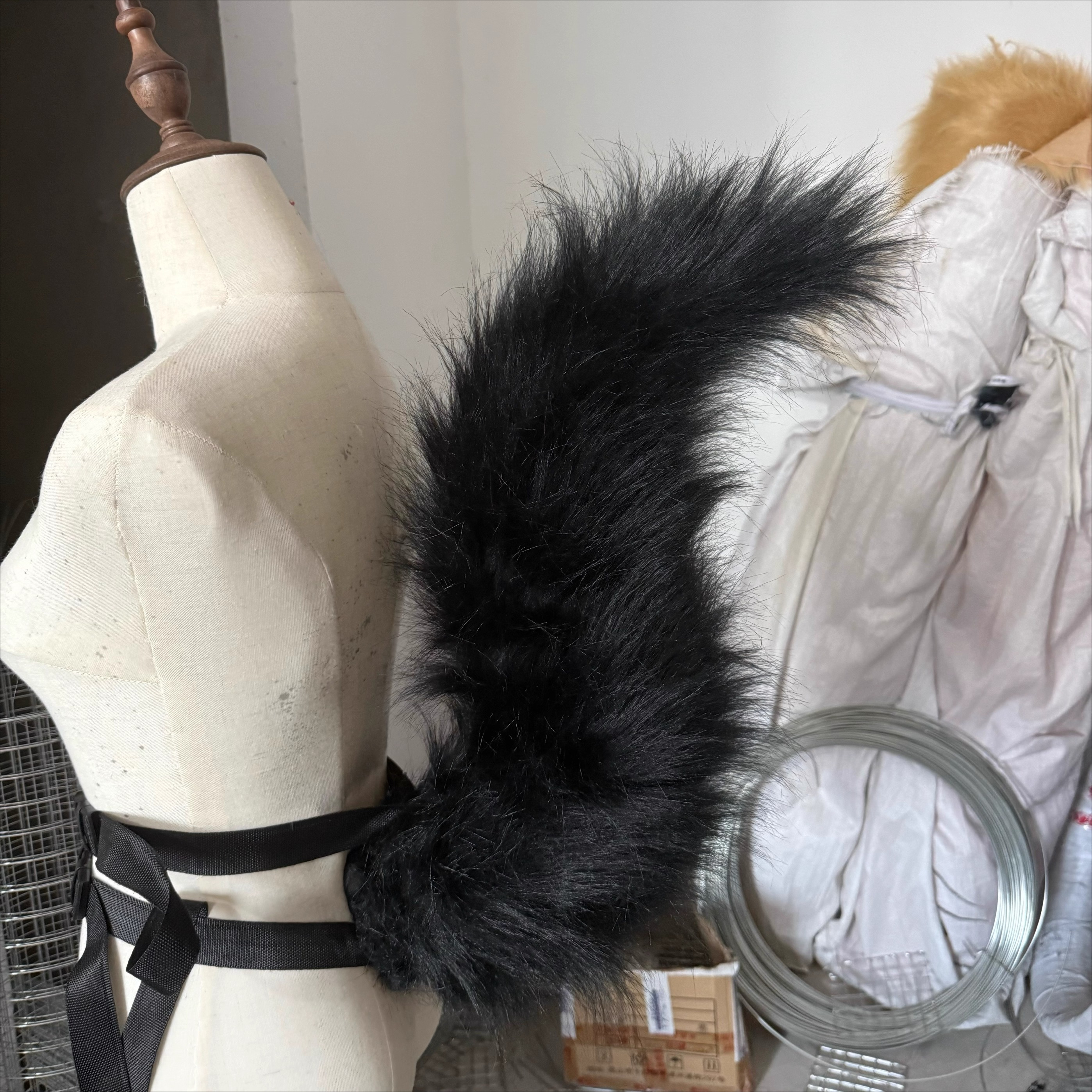 New Hand Made Work Black Squir – обзор и цена Cosplay Prop Works